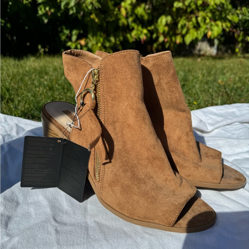 Beige Heels BRAND NEW